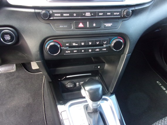 KIA CEE'D KIA CEE'D SW GRISE-013.jpg